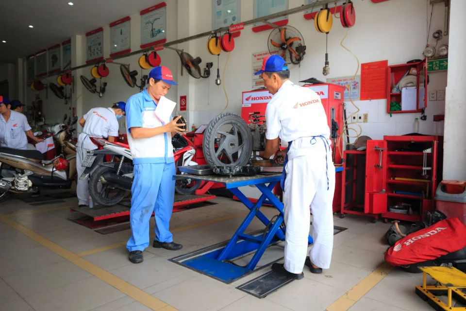 Sửa chữa và chăm sóc xe đúng tay nghề